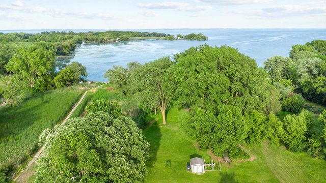 3488 COUNTY RD A, Oshkosh, WI 54901