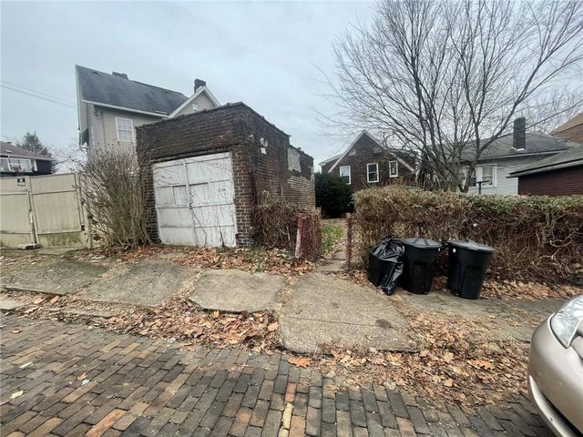 2008 Locust St, Swissvale, PA 15218