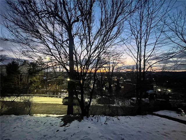 2008 Locust St, Swissvale, PA 15218