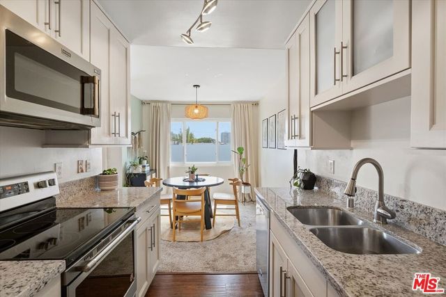 428 Hill Street 16, Santa Monica, CA 90405