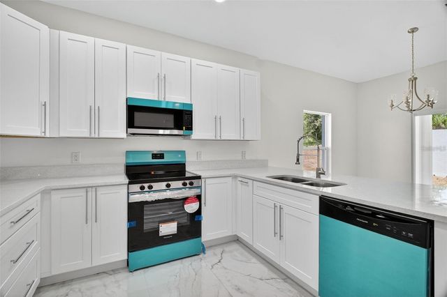 89 FARIWAY CIRCLE, Umatilla, FL 32784