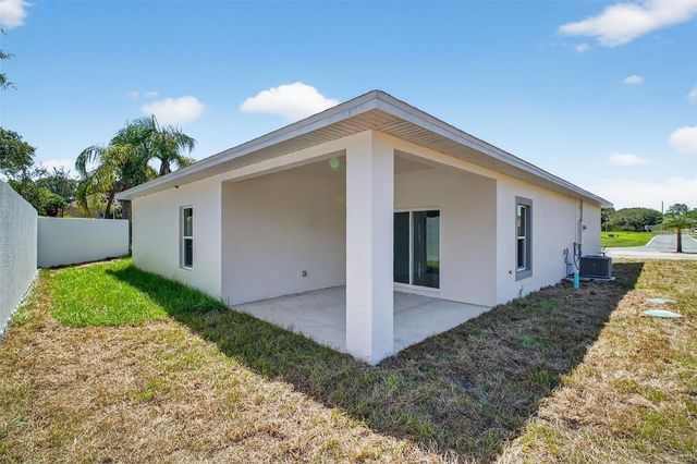 89 FARIWAY CIRCLE, Umatilla, FL 32784