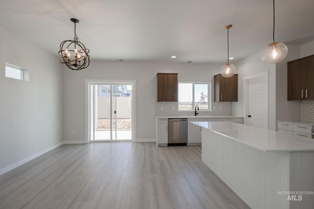 2160 S Border Way, Meridian, ID 83642