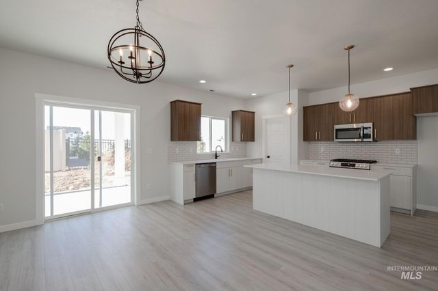 2160 S Border Way, Meridian, ID 83642