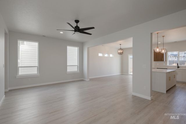 2160 S Border Way, Meridian, ID 83642