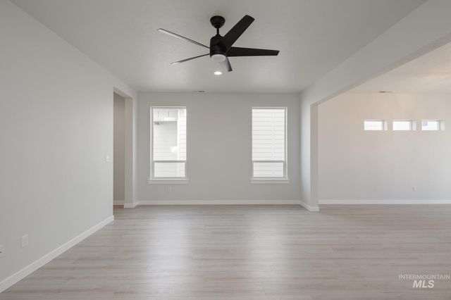 2160 S Border Way, Meridian, ID 83642