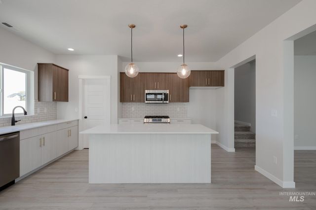 2160 S Border Way, Meridian, ID 83642