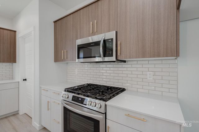 2160 S Border Way, Meridian, ID 83642