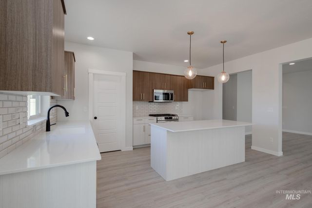 2160 S Border Way, Meridian, ID 83642