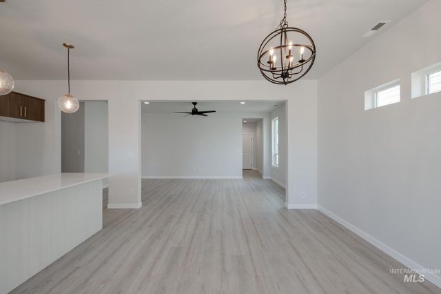 2160 S Border Way, Meridian, ID 83642