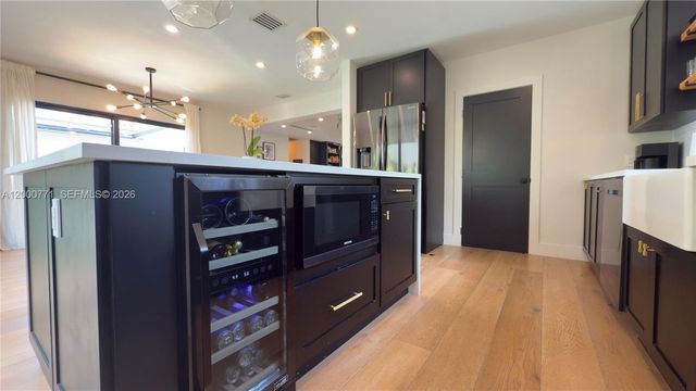 3261 SW 16th Ln, Miami, FL 33145