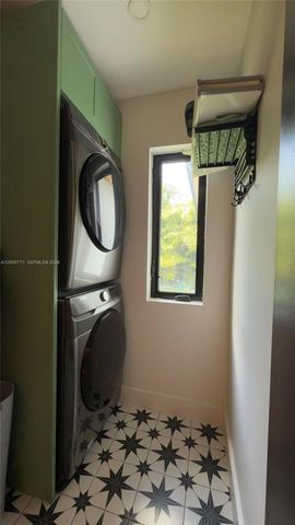 3261 SW 16th Ln, Miami, FL 33145