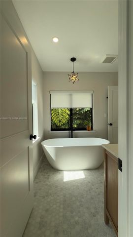 3261 SW 16th Ln, Miami, FL 33145