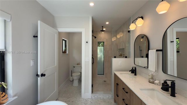 3261 SW 16th Ln, Miami, FL 33145