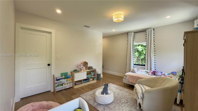 3261 SW 16th Ln, Miami, FL 33145