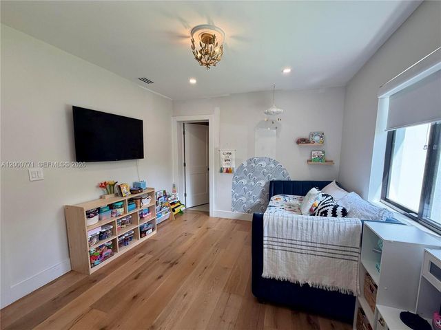 3261 SW 16th Ln, Miami, FL 33145