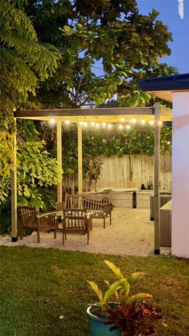 3261 SW 16th Ln, Miami, FL 33145