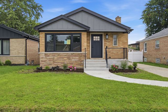 9243 S Francisco Avenue, Evergreen Park, IL 60805