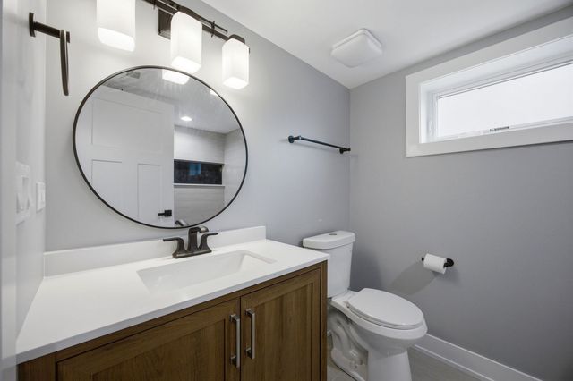9243 S Francisco Avenue, Evergreen Park, IL 60805
