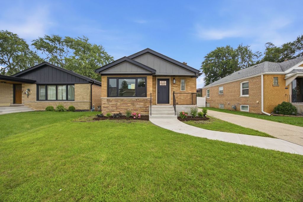 9243 S Francisco Avenue, Evergreen Park, IL 60805