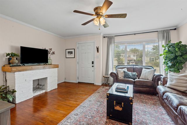3800 Lafayette Avenue, Fort Worth, TX 76107