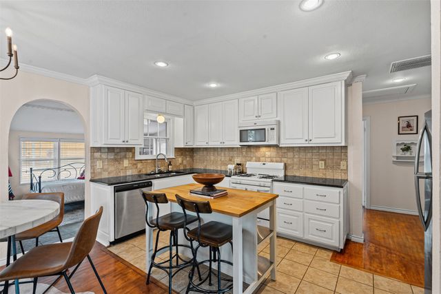 3800 Lafayette Avenue, Fort Worth, TX 76107