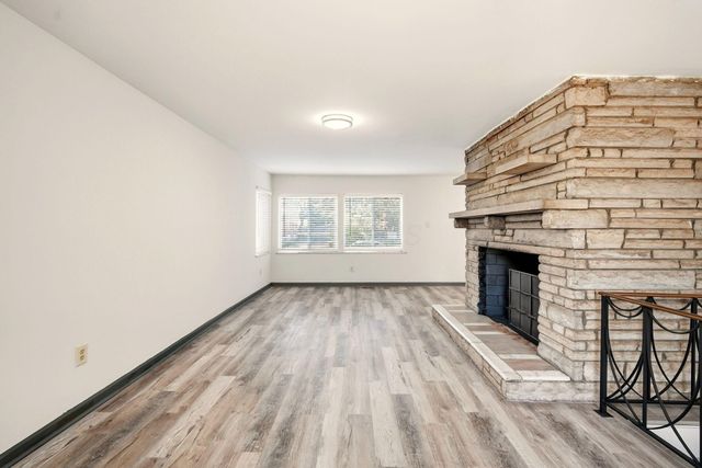 879 E 4th Avenue, Columbus, OH 43201