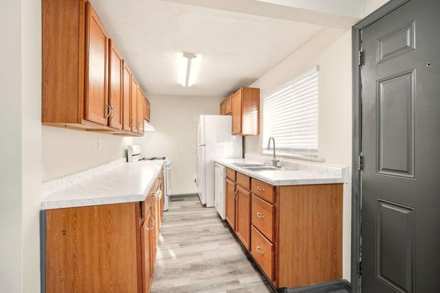 879 E 4th Avenue, Columbus, OH 43201