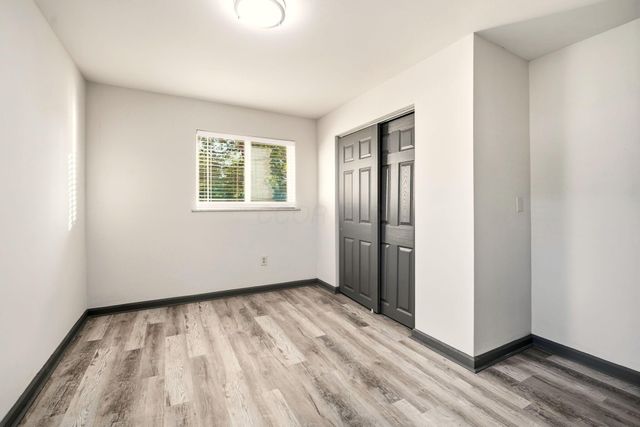 879 E 4th Avenue, Columbus, OH 43201