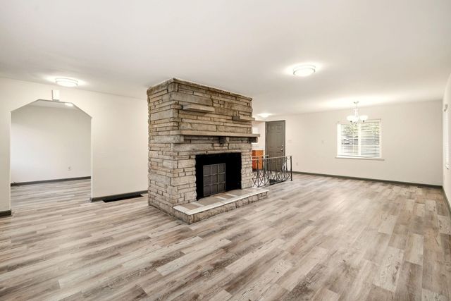 879 E 4th Avenue, Columbus, OH 43201