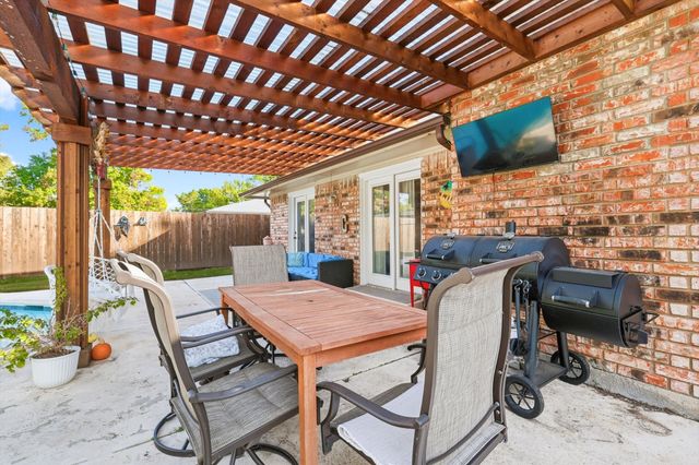 2705 Chebi Lane, Denton, TX 76209