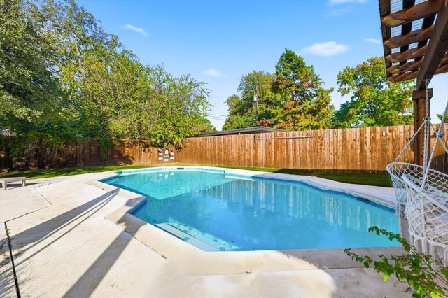 2705 Chebi Lane, Denton, TX 76209