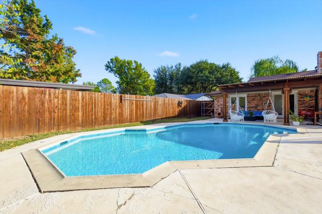 2705 Chebi Lane, Denton, TX 76209