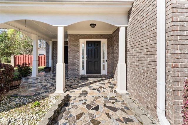 4363 Pond Edge Road, Snellville, GA 30039