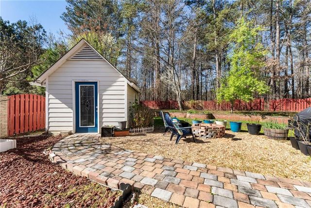 4363 Pond Edge Road, Snellville, GA 30039