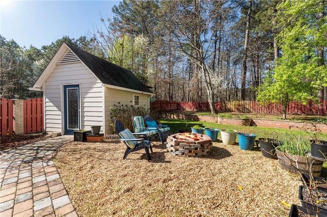 4363 Pond Edge Road, Snellville, GA 30039