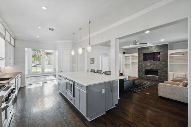 2023 Crockett Circle, Irving, TX 75038