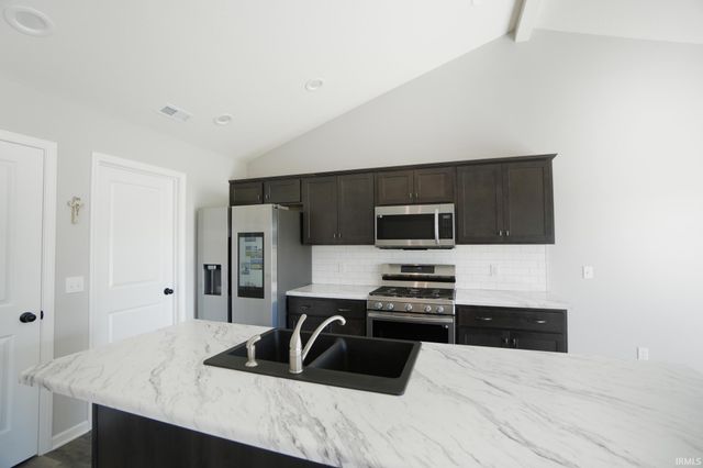 290 Brescia Drive, Fort Wayne, IN 46814