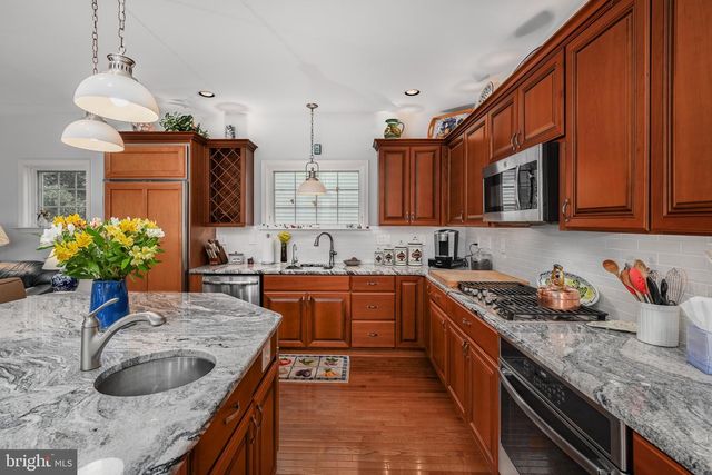 132 WINDGATE DR, Chester Springs, PA 19425