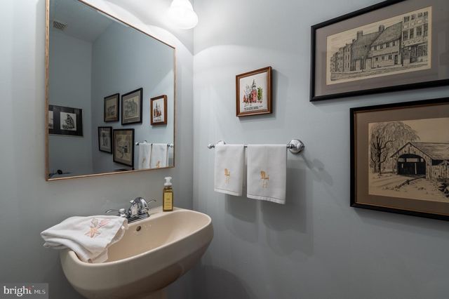 132 WINDGATE DR, Chester Springs, PA 19425