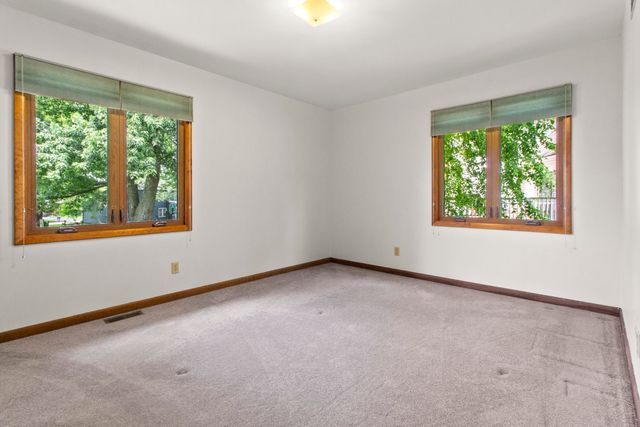 8486 Porter Place, Crown Point, IN 46307