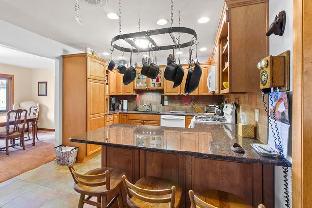8486 Porter Place, Crown Point, IN 46307
