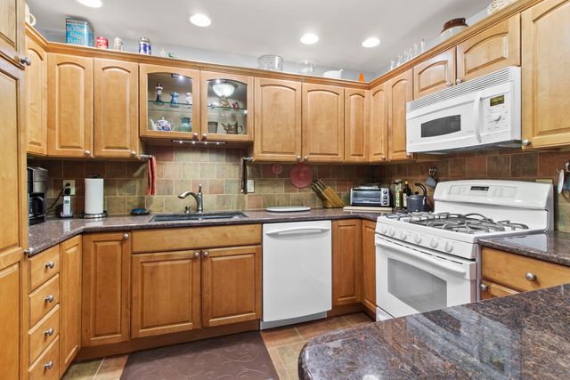 8486 Porter Place, Crown Point, IN 46307