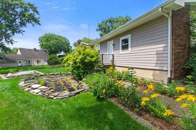 8486 Porter Place, Crown Point, IN 46307
