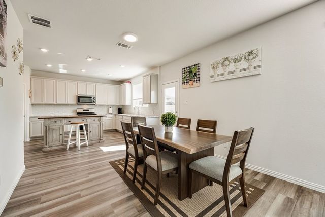 1620 Berry Ridge Trail, Aubrey, TX 76227