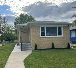 956 Greenbay Avenue, Calumet City, IL 60409