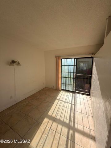 922 N Chrysler Dr Apt 6, Tucson, AZ 85716