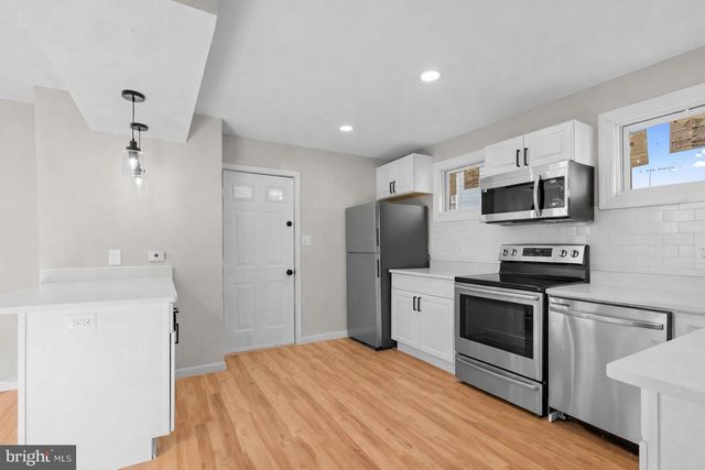 852 50TH PL NE, Washington, DC 20019