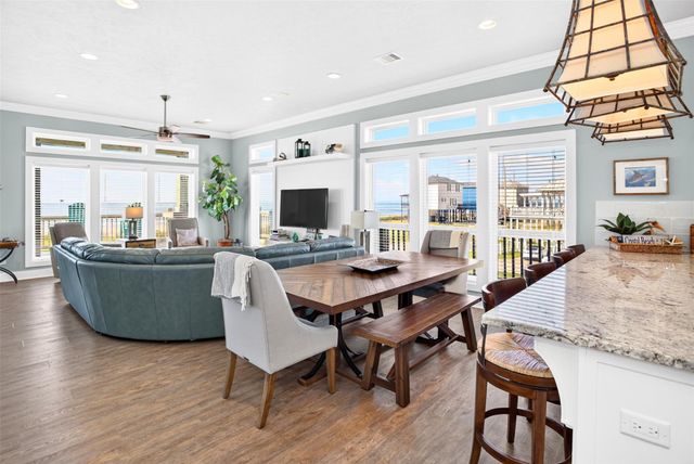 1335 Emerald Drive, Crystal Beach, TX 77650