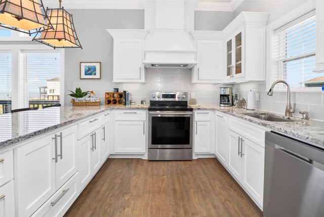 1335 Emerald Drive, Crystal Beach, TX 77650